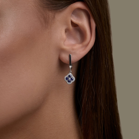 Серьги из серебра с сапфирами и фианитами