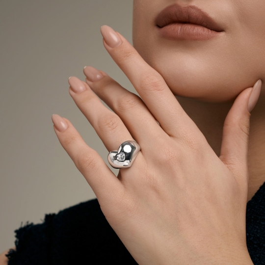 Кольцо из серебра с фианитом