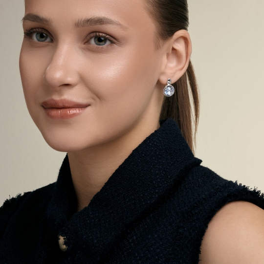 Серьги из серебра с ювелирными кристаллами