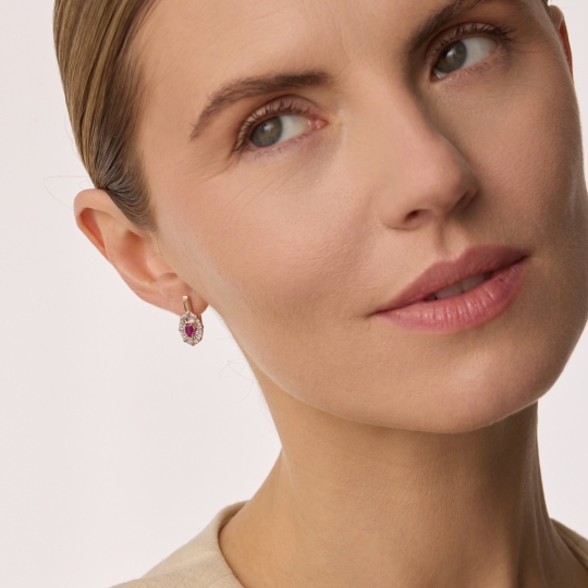 Серьги из золота с бриллиантами и рубинами