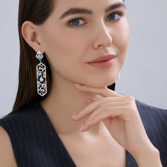 Серьги из серебра с фианитами