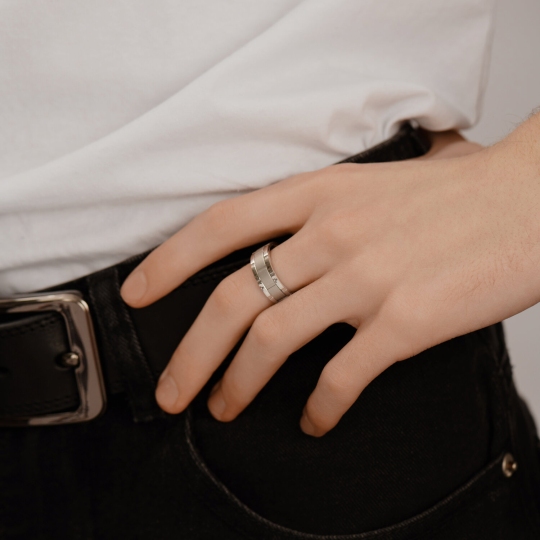 Кольцо из стали