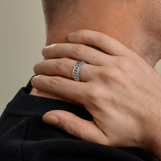 Кольцо из стали