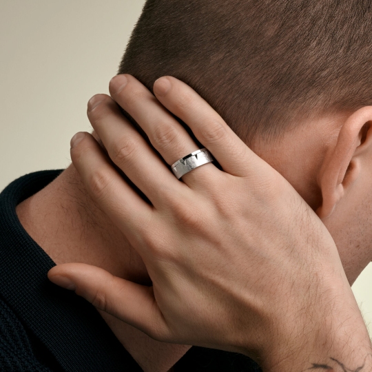 Кольцо из стали