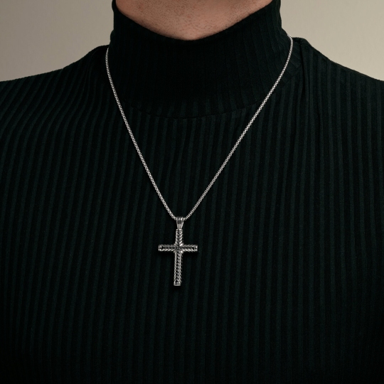 Колье из стали