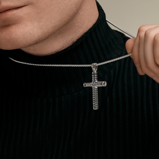 Колье из стали