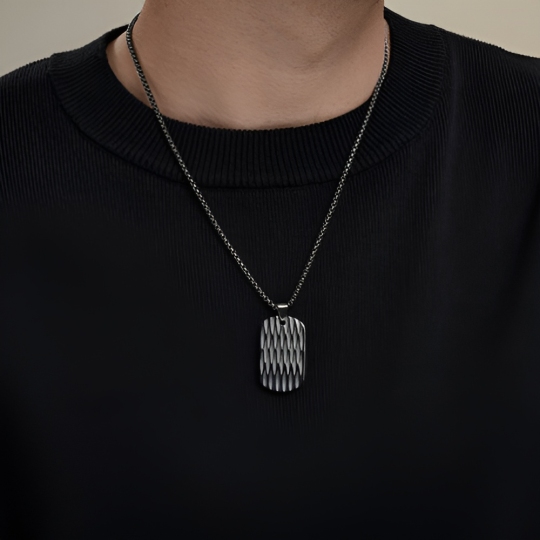 Колье из стали