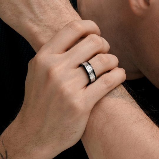 Кольцо из стали