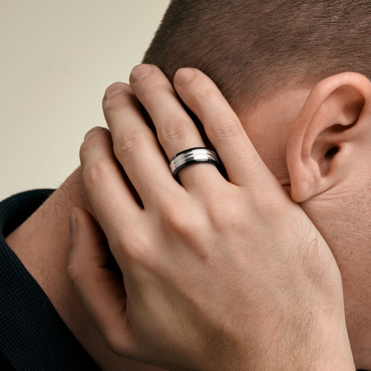 Кольцо из стали