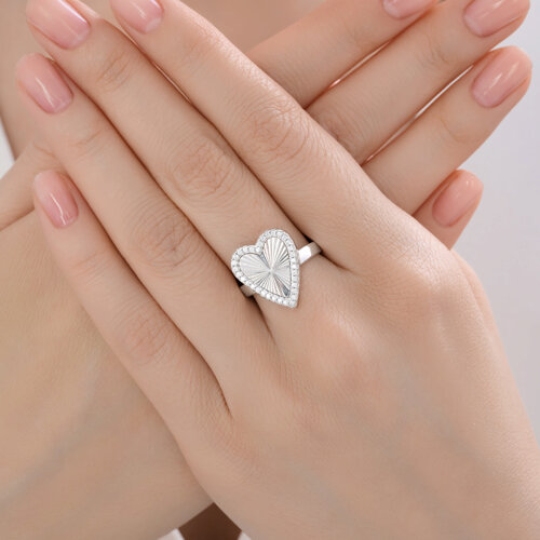 Кольцо из серебра с фианитами