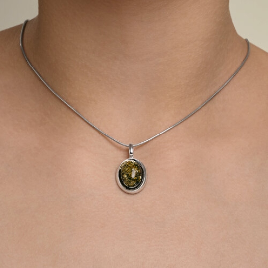 Подвеска из серебра с янтарем