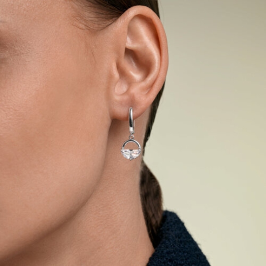 Серьги из серебра с фианитами