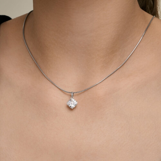 Подвеска из серебра с фианитом