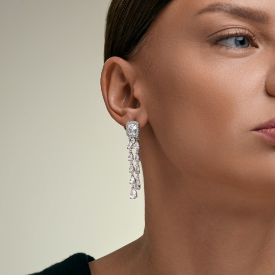 Серьги из серебра с фианитами