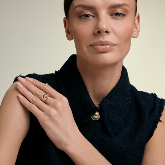 Кольцо из золота с фианитами