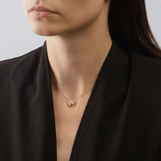 Колье из лимонного золота