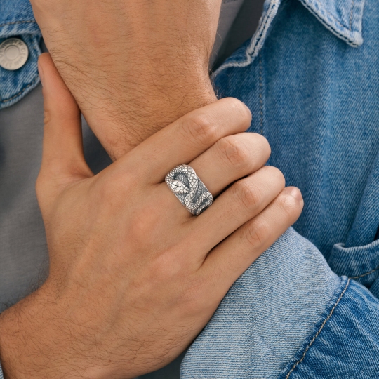 Кольцо из серебра с чернением 