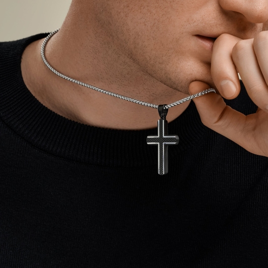 Колье из стали