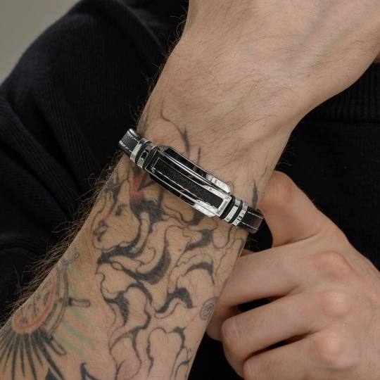 Браслет из кожи со вставками из стали