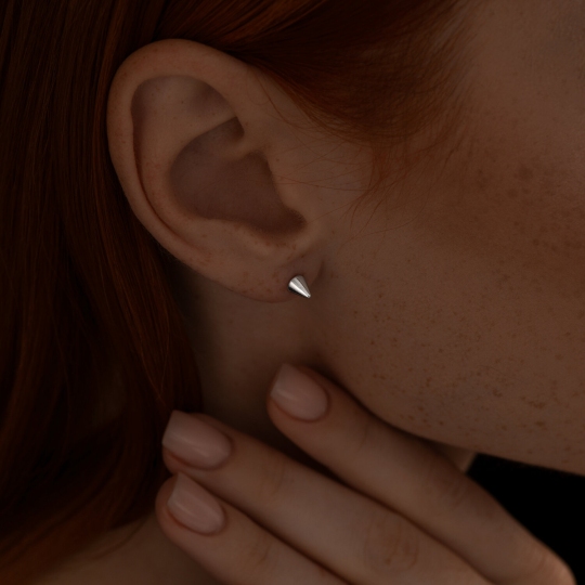 Одиночная серьга из серебра