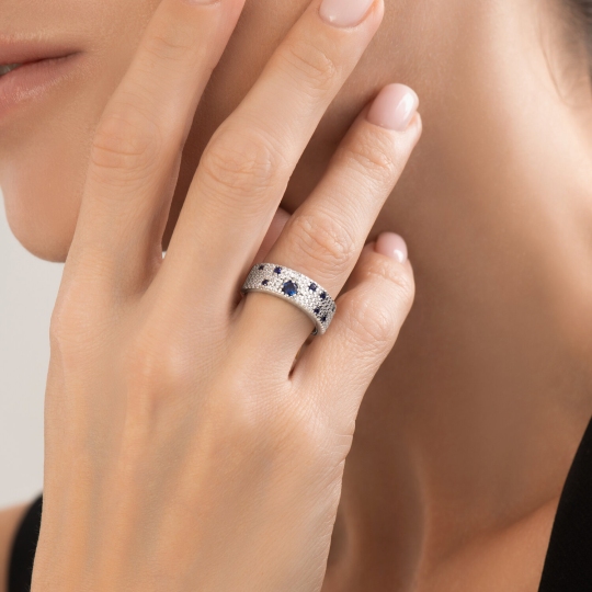 Кольцо из серебра с корундами и фианитами