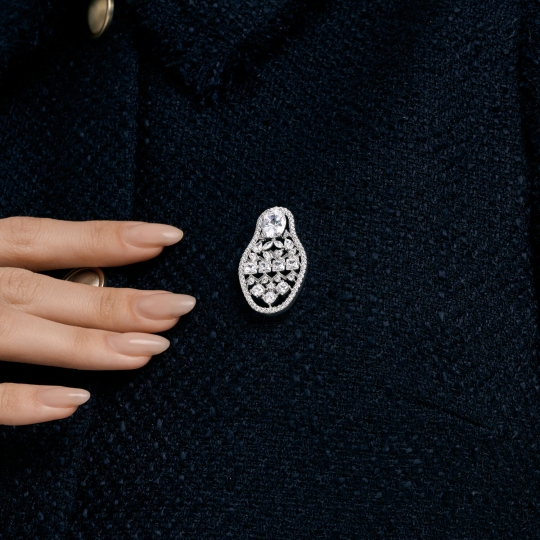 Брошь из серебра с фианитами