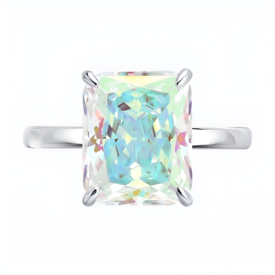 Кольцо из серебра с фианитом