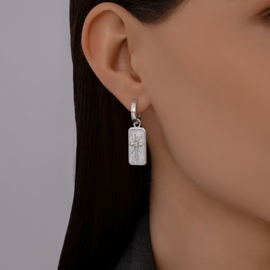Серьги из серебра с эмалью и фианитами