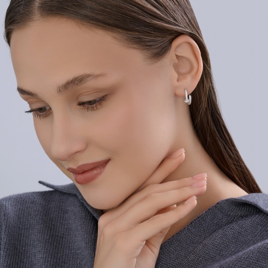 Серьги из серебра с фианитами
