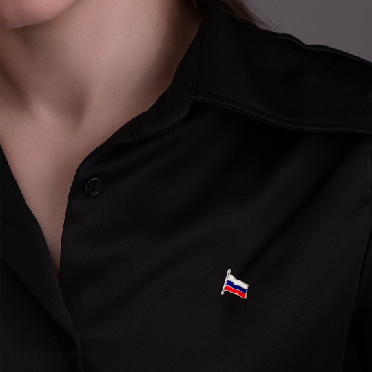 Значок из серебра с эмалью 