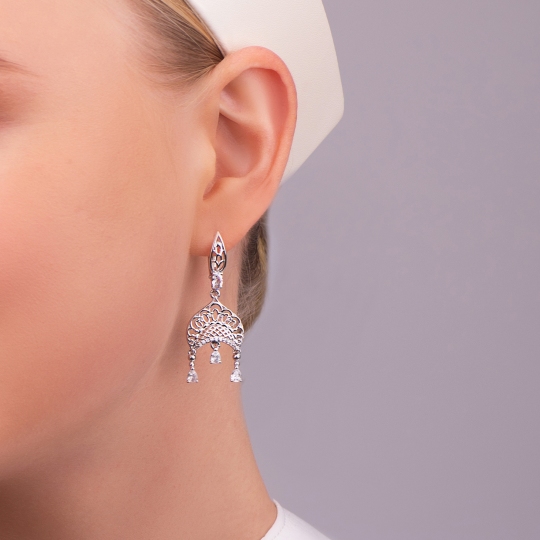 Серьги из серебра с фианитами