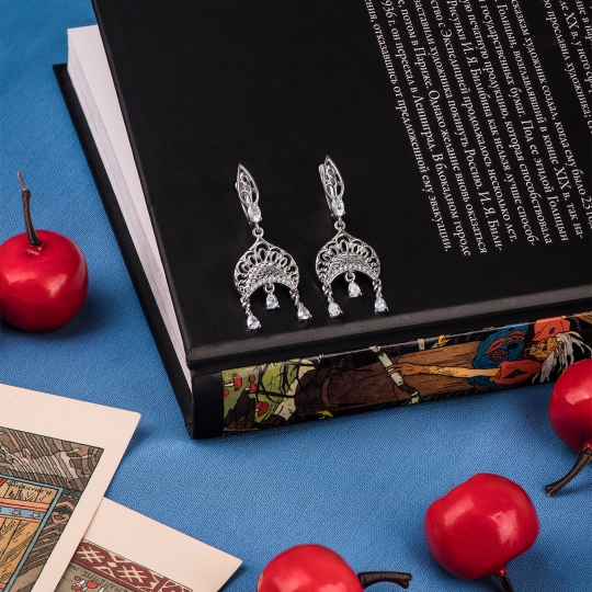 Серьги из серебра с фианитами