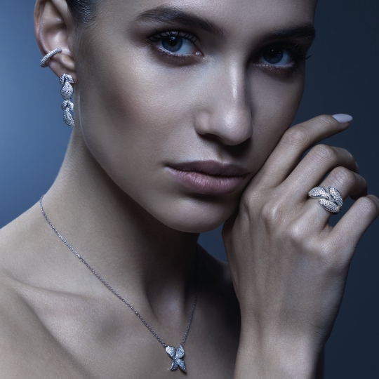 Серьги из серебра с фианитами