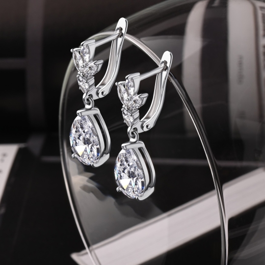 Серьги из серебра с фианитами