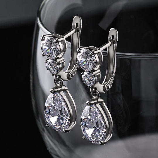 Серьги из серебра с фианитами