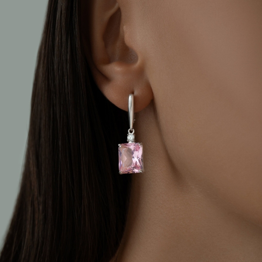 Серьги из серебра с ювелирными кристаллами и фианитами