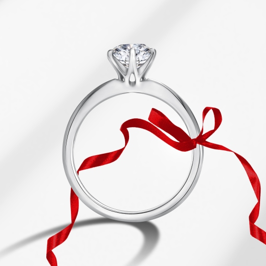 Кольцо из белого золота с бриллиантом 1 ct