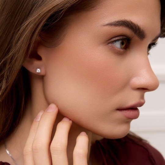 Серьги из белого золота с бриллиантами