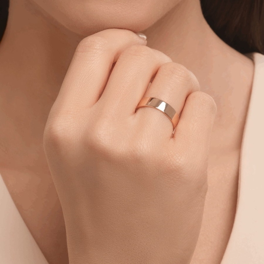 Обручальное кольцо из золота