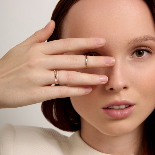 Кольцо из золота с фианитами