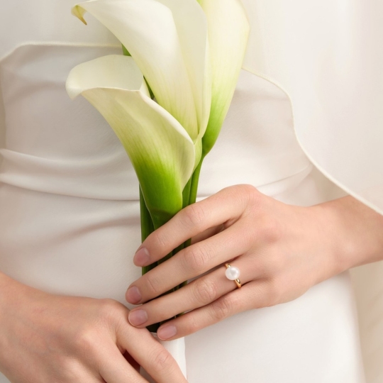 Кольцо из золота с жемчугом