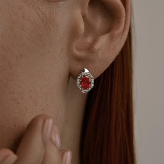 Серьги из серебра с рубиновыми корундами и фианитами