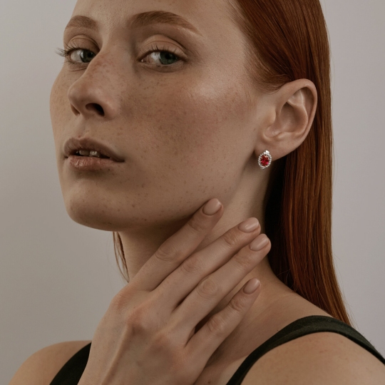 Серьги из серебра с рубиновыми корундами и фианитами